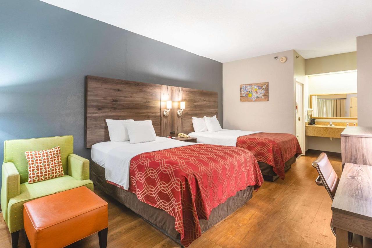 Royal Palms Inn Стокбридж Экстерьер фото