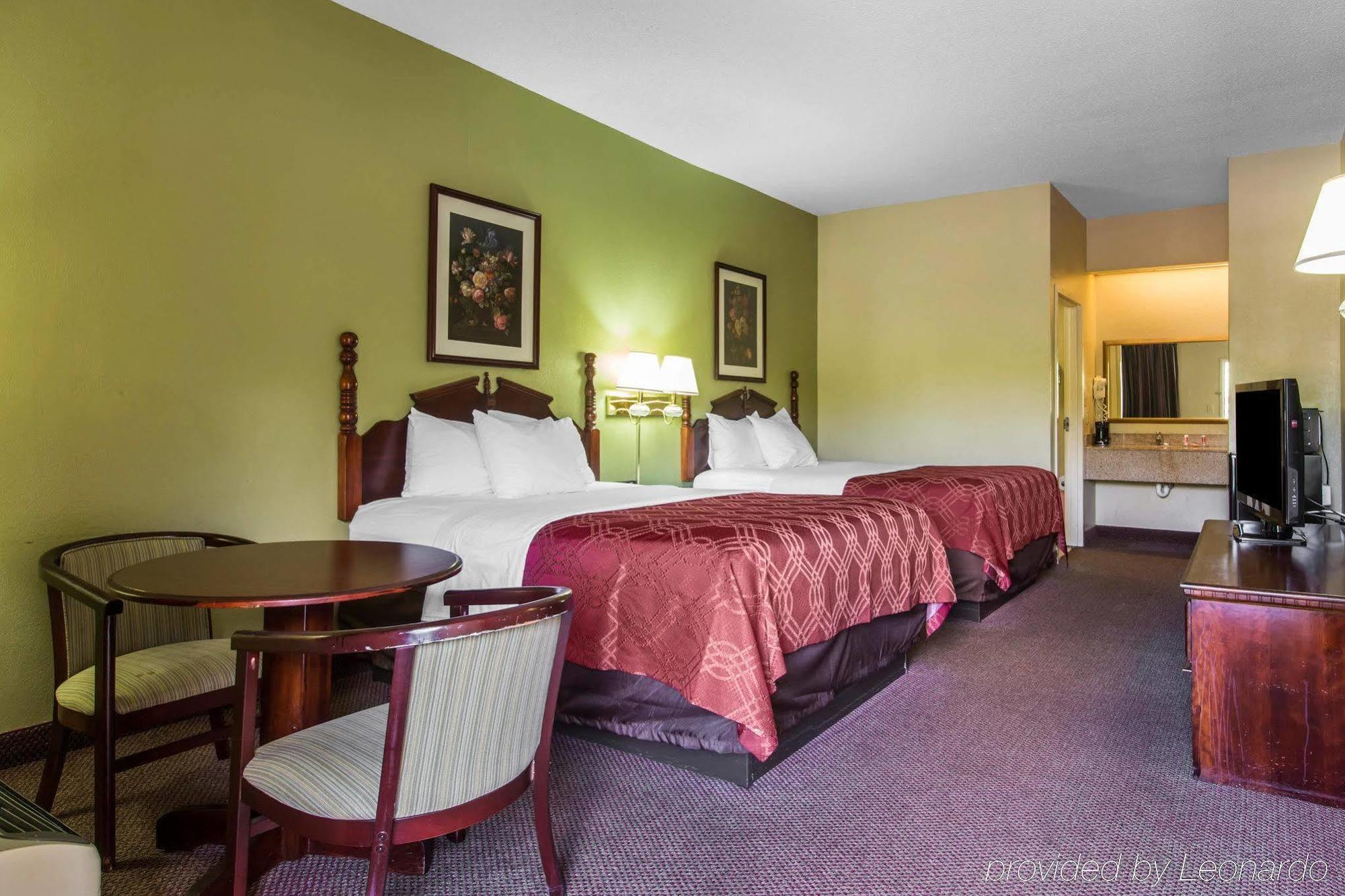 Royal Palms Inn Стокбридж Экстерьер фото