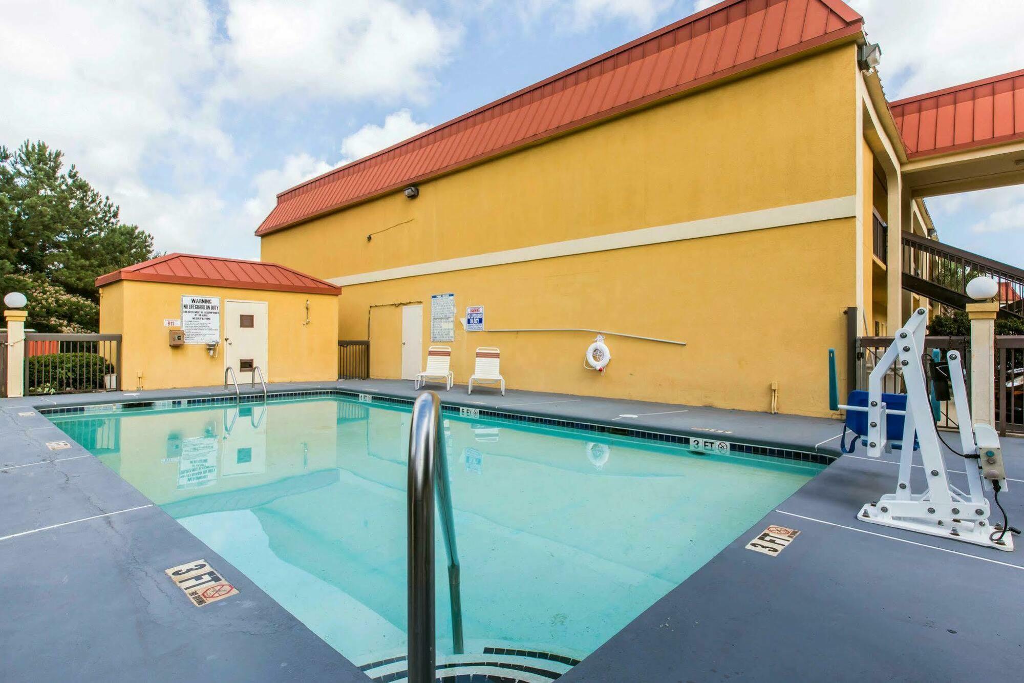 Royal Palms Inn Стокбридж Экстерьер фото